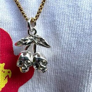 Skull cherry pedant